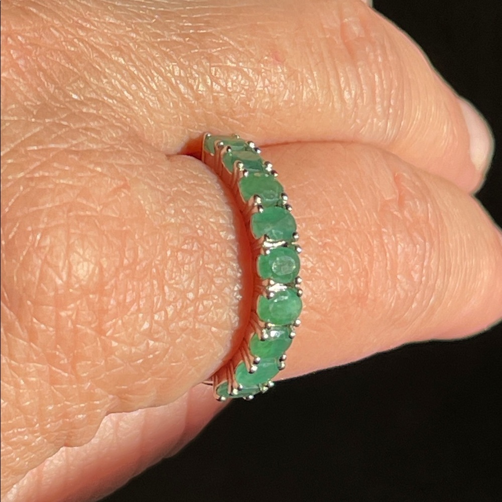 Half Eternity Zambia Natural Emerald Ring in 925 Sterling Silver Size 8 - Picture 8 of 15